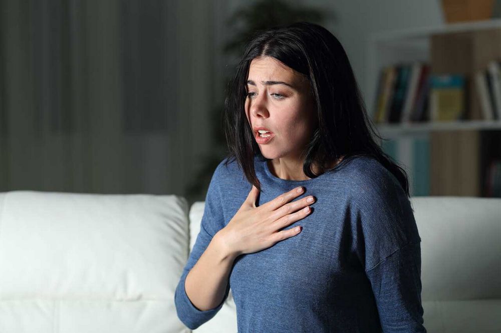 Shortness of Breath and Back Pain: Causes, Symptoms, and Treatment