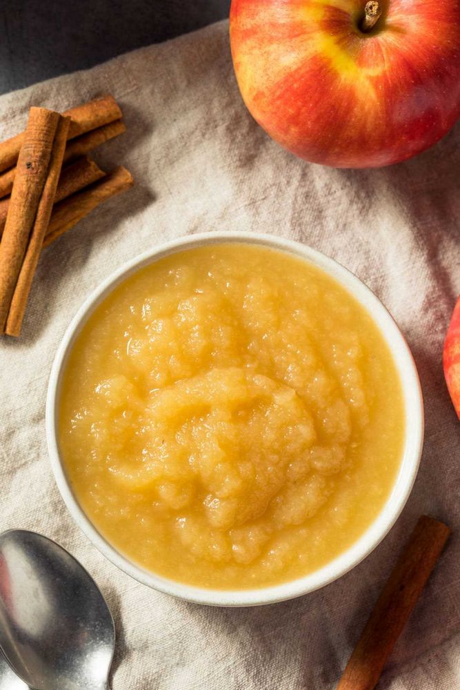 The Surprising Health Benefits of Applesauce - Improve Your Well-being with this Delicious Snack